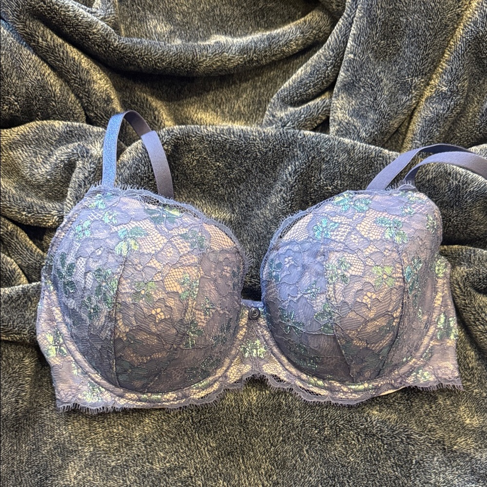 Victoria's Secret Elegant Lace Bra in Purple and Green